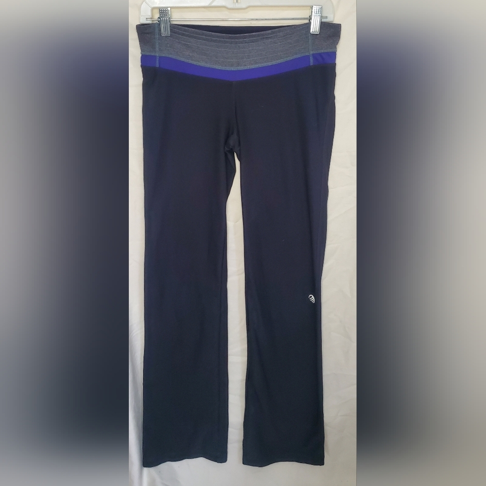Pre-Loved Women MPG Black, Grey, and Purple Stretch Leggings Size S